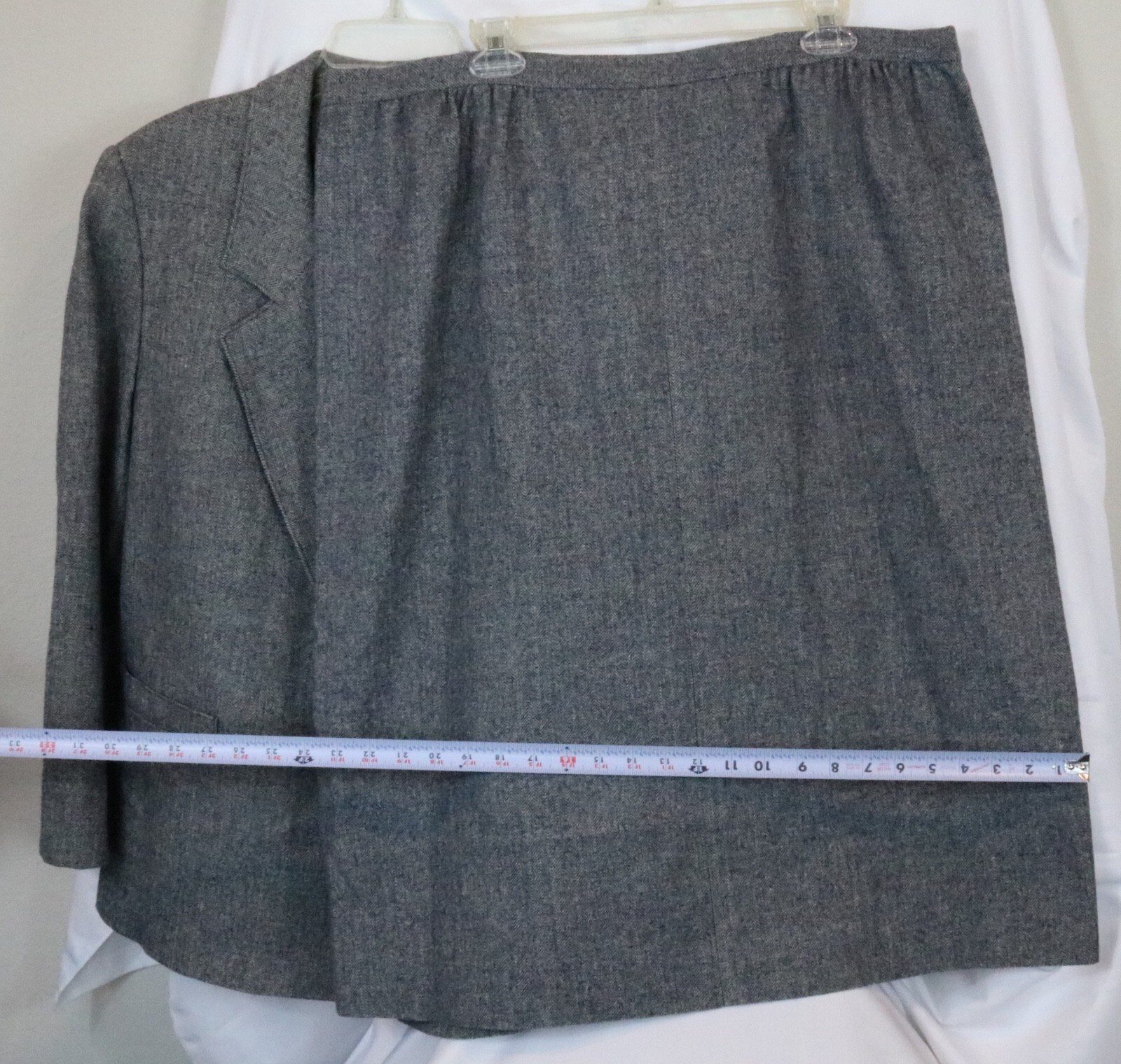 VTG Pendleton Women's Two-Piece Wool Skirt Suit, Gray Herringbone Made in USA - Image 3
