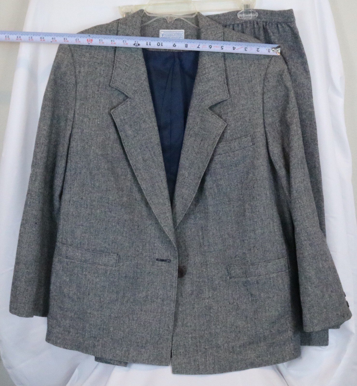 VTG Pendleton Women's Two-Piece Wool Skirt Suit, Gray Herringbone Made in USA - Image 4