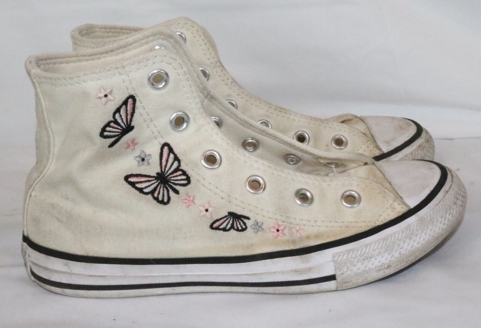 Converse Chuck Taylor High Top Sneakers Kids Sz 1 White Butterfly Embroidered - Image 4