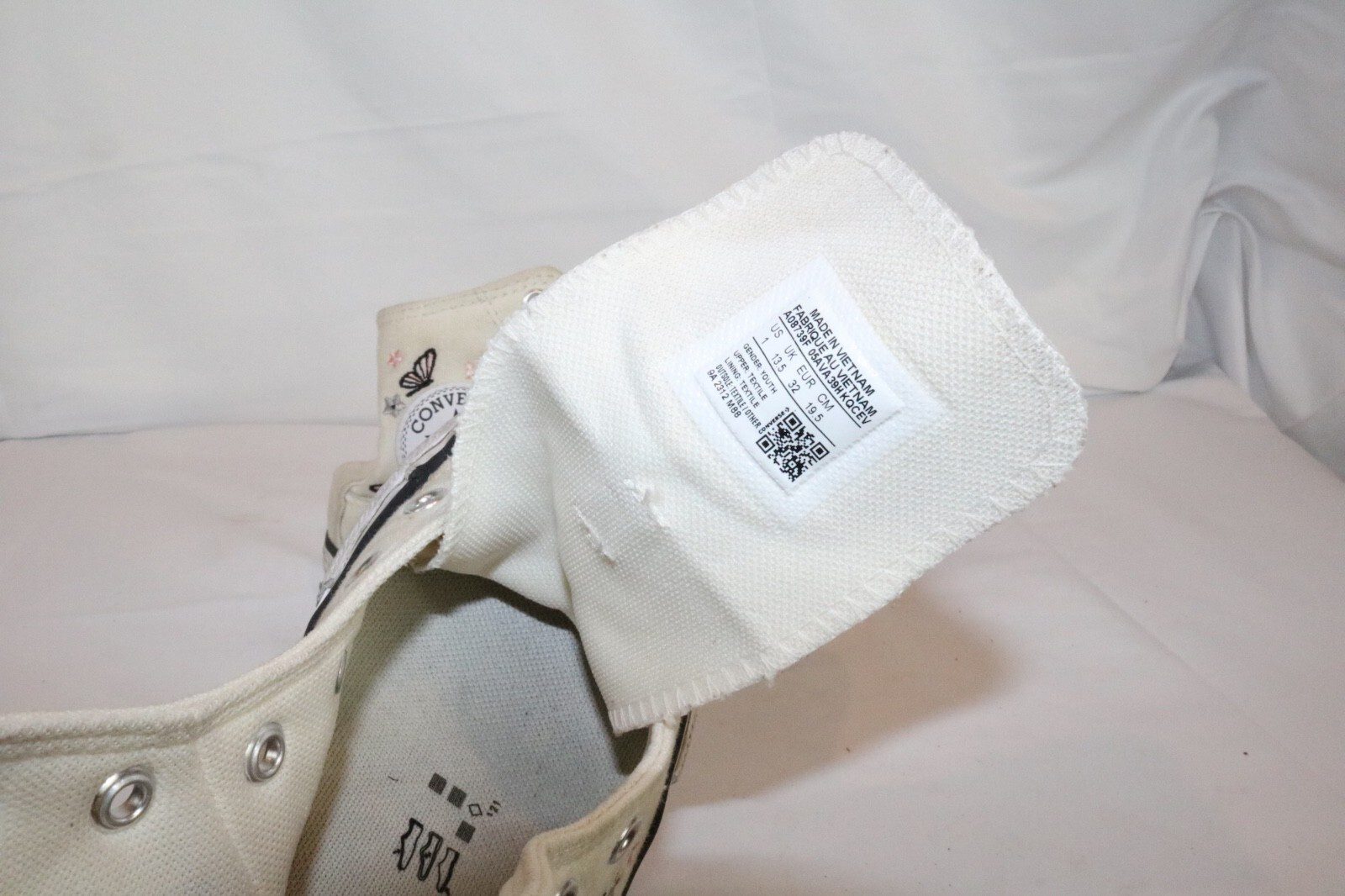 Converse Chuck Taylor High Top Sneakers Kids Sz 1 White Butterfly Embroidered - Image 8