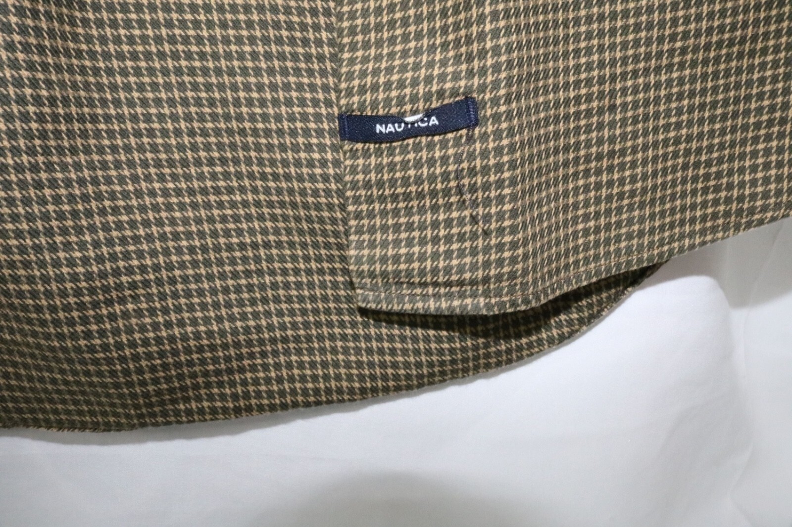 Nautica Button Up Shirt L Olive Green Houndstooth Plaid Career Preppy Academia - Image 7
