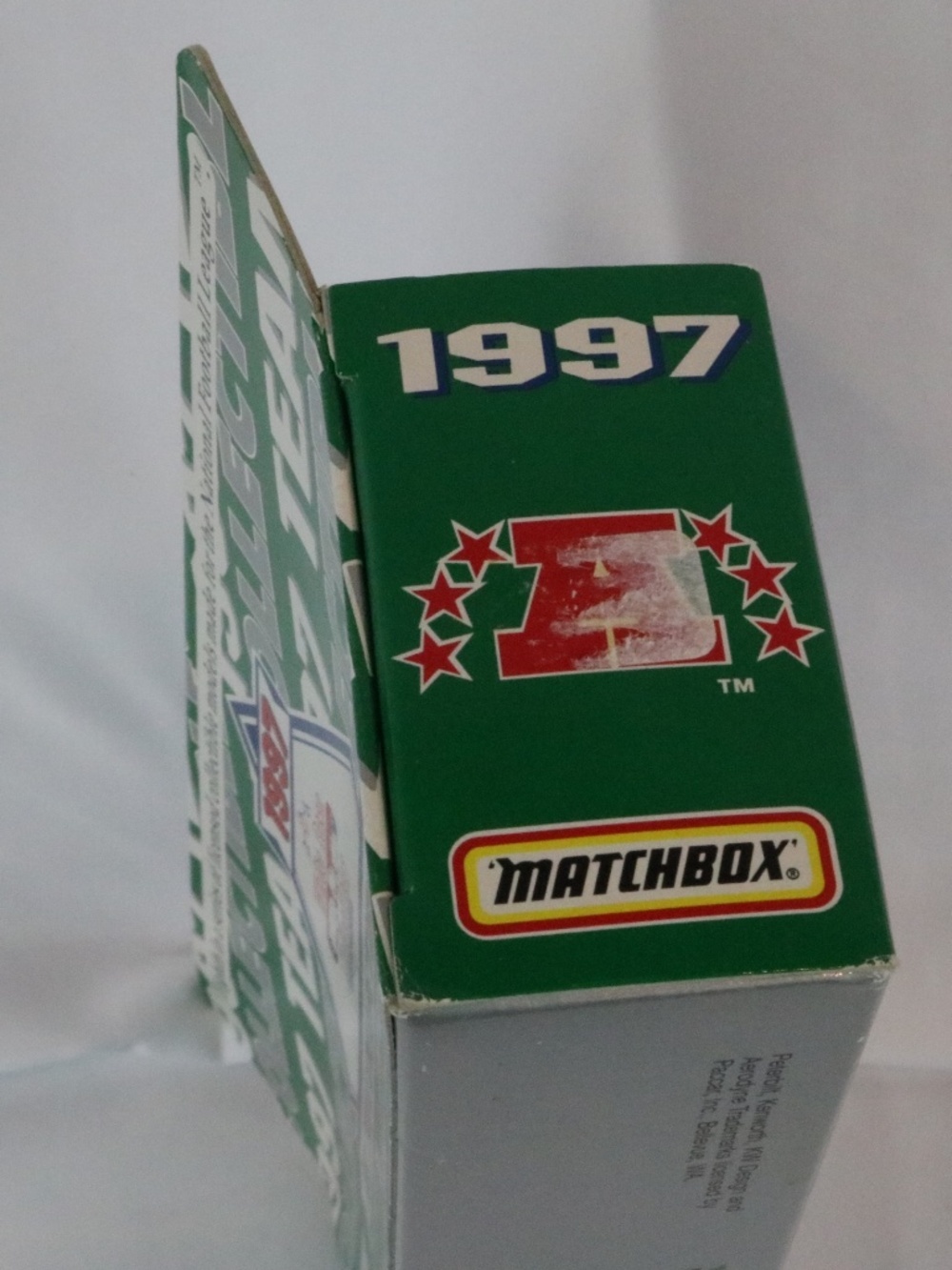NIB - Vintage Matchbox NFL Team 1997 New England Patriots Semi Truck White Rose - Image 2