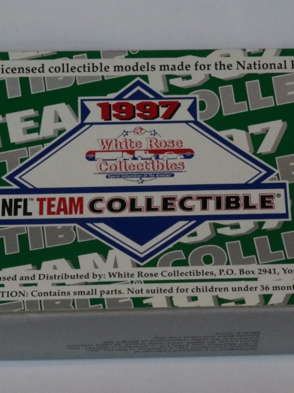 NIB - Vintage Matchbox NFL Team 1997 New England Patriots Semi Truck White Rose - Image 3