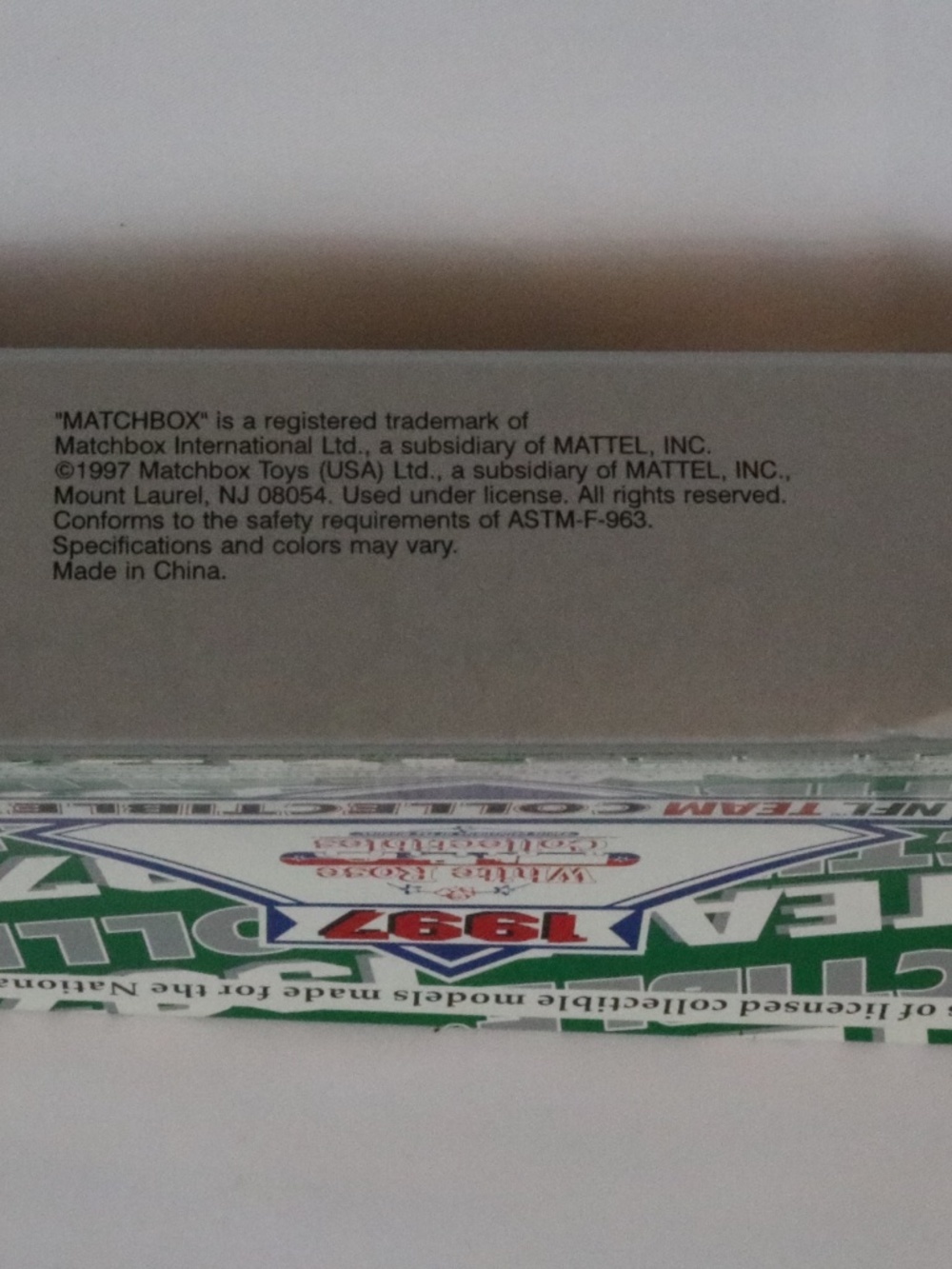 NIB - Vintage Matchbox NFL Team 1997 New England Patriots Semi Truck White Rose - Image 5