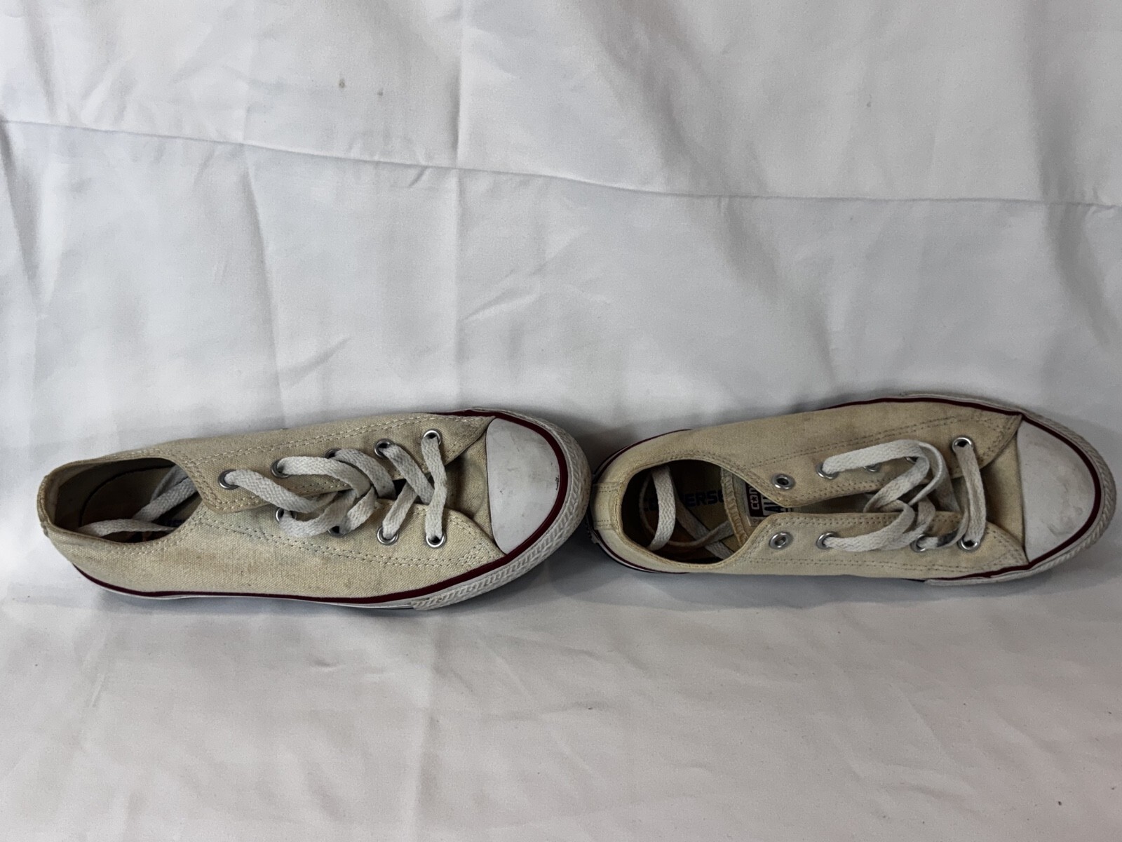 Converse Chuck Taylor All-Star low-top sneakers in white Youth Size 3 - Image 5